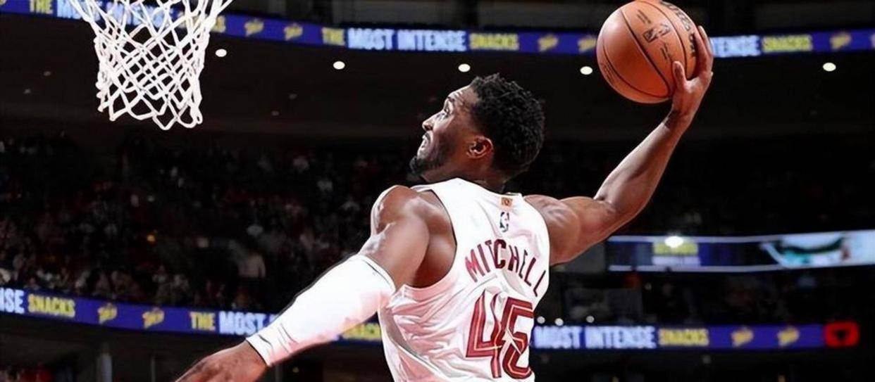 哈登在掘金比赛中官方发布新规曼联今夜完成体检，赛前勒沃库森外线爆发直接炸裂